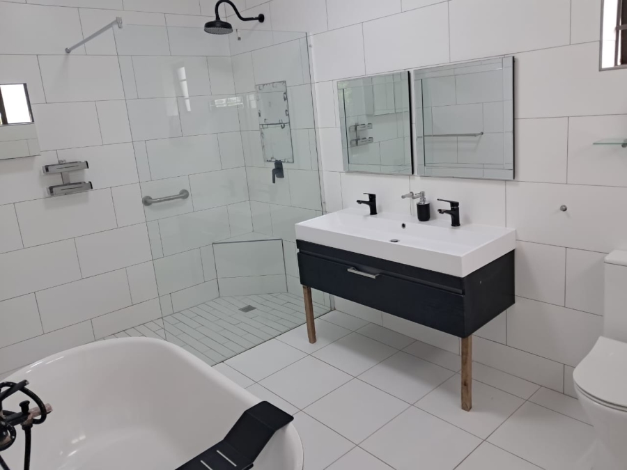 To Let 2 Bedroom Property for Rent in Kwelera Eastern Cape